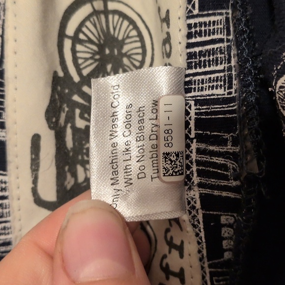 Womens Size 1X Effie's Heart Navy Cityscape Print A-Line Skirt - Picture 8 of 8